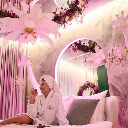 High Granaria Wild & Pink By Downtown Apartment
